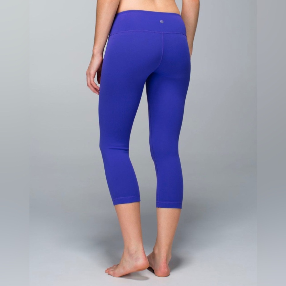 Lululemon wunder under reversible crop (bruised berry/black)